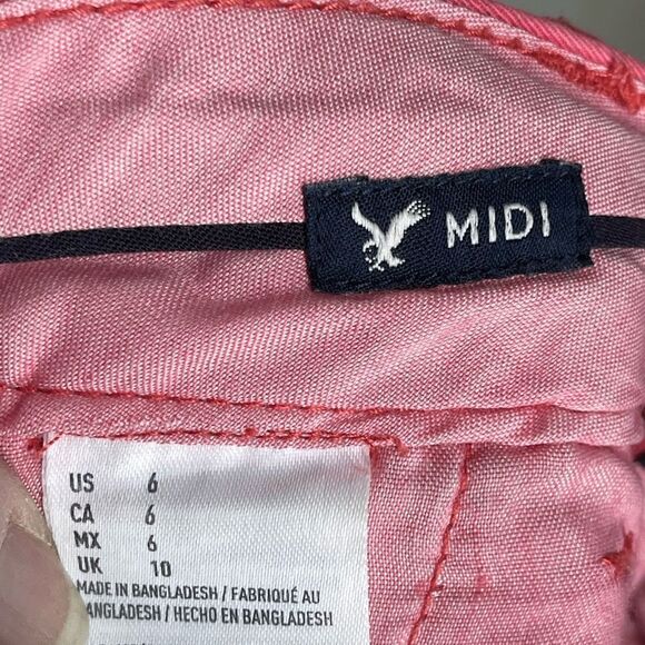 American Eagle midi shorts dark pink, size 6 - Picture 9 of 13